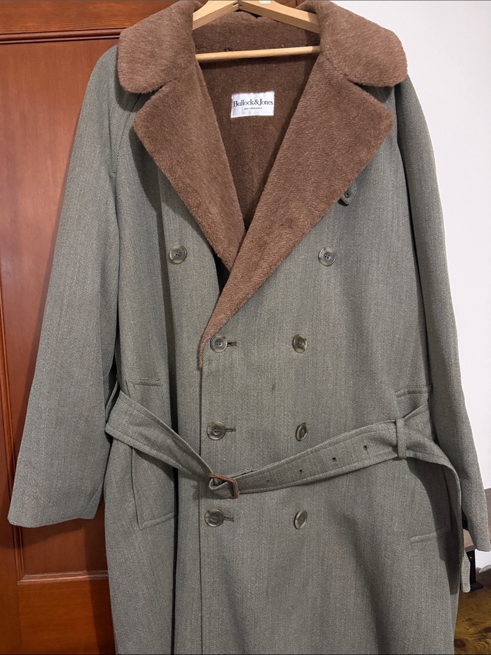 Men's Long Trench Coat with Brown Shearling Lining - Bullock & Jones - Picture 7 of 7